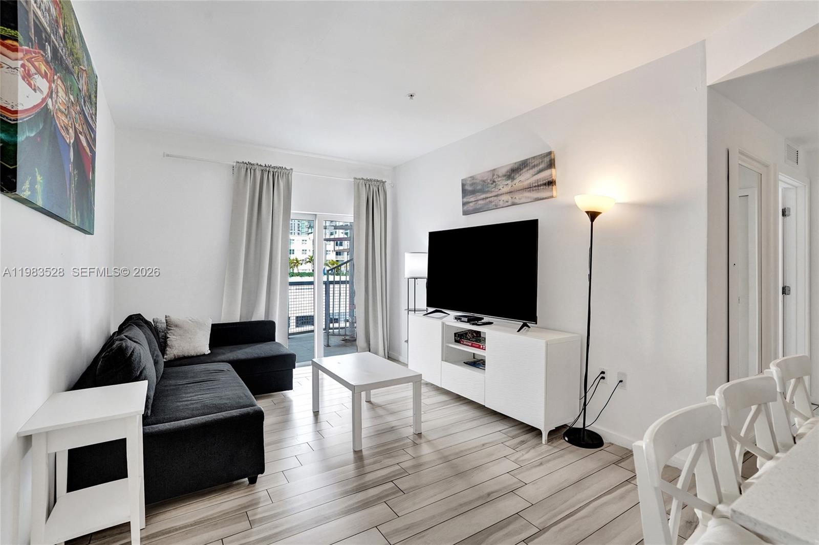 EMILIA CONDO - Residential