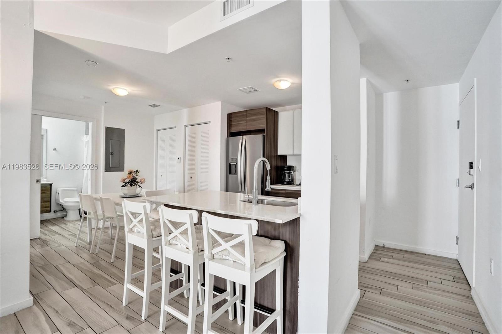 EMILIA CONDO - Residential