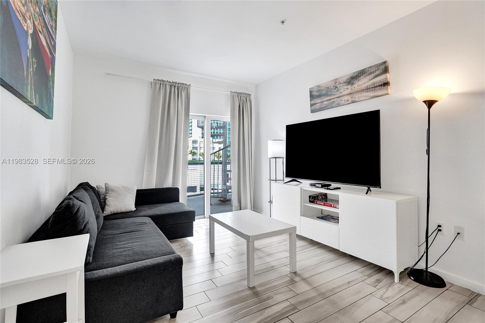 EMILIA CONDO - Residential