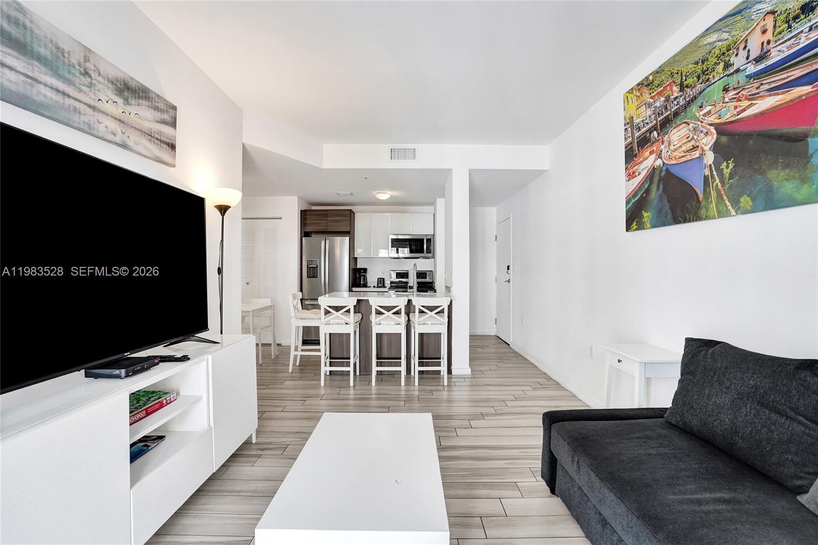 EMILIA CONDO - Residential