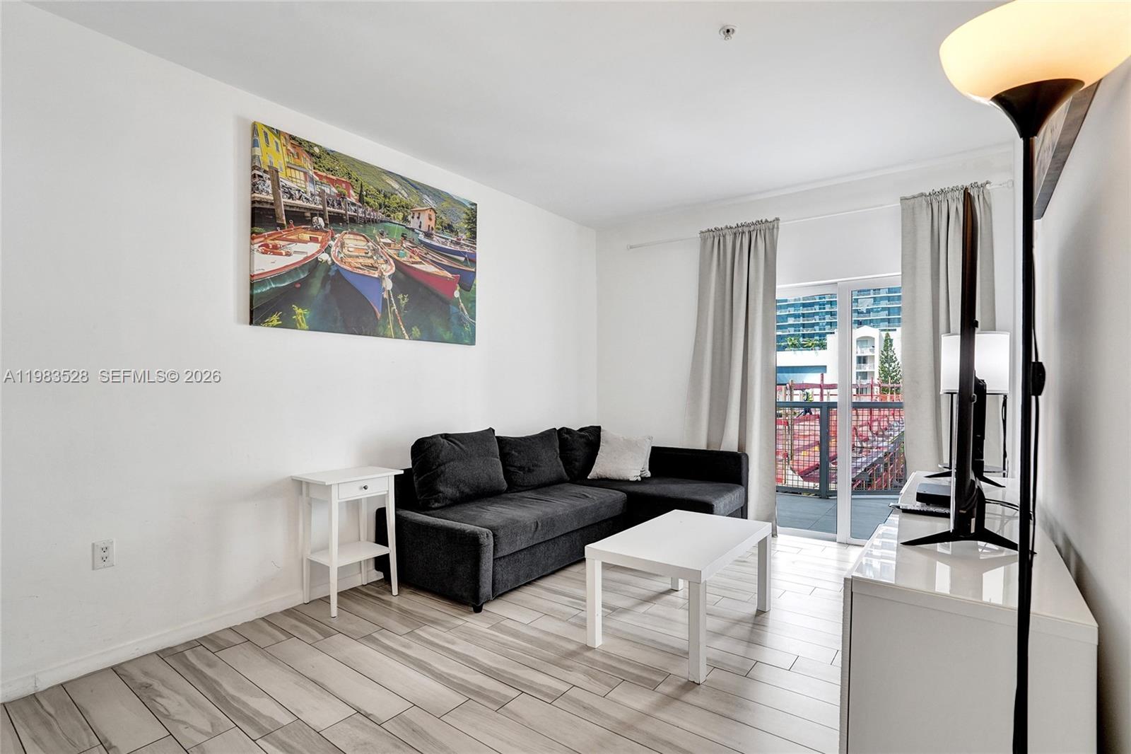 EMILIA CONDO - Residential