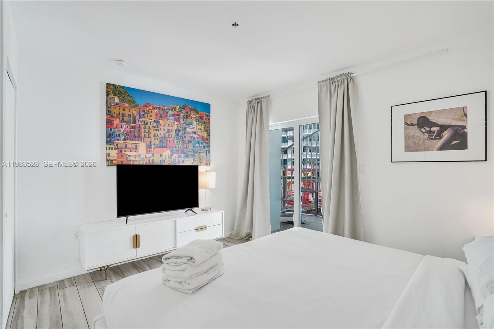 EMILIA CONDO - Residential