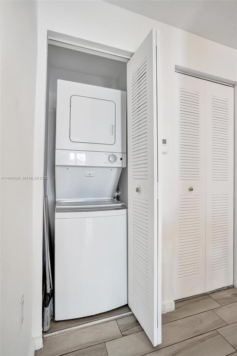 EMILIA CONDO - Residential