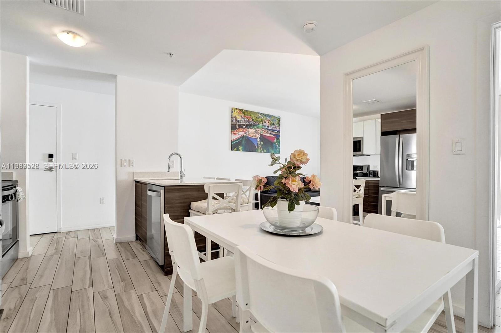 EMILIA CONDO - Residential