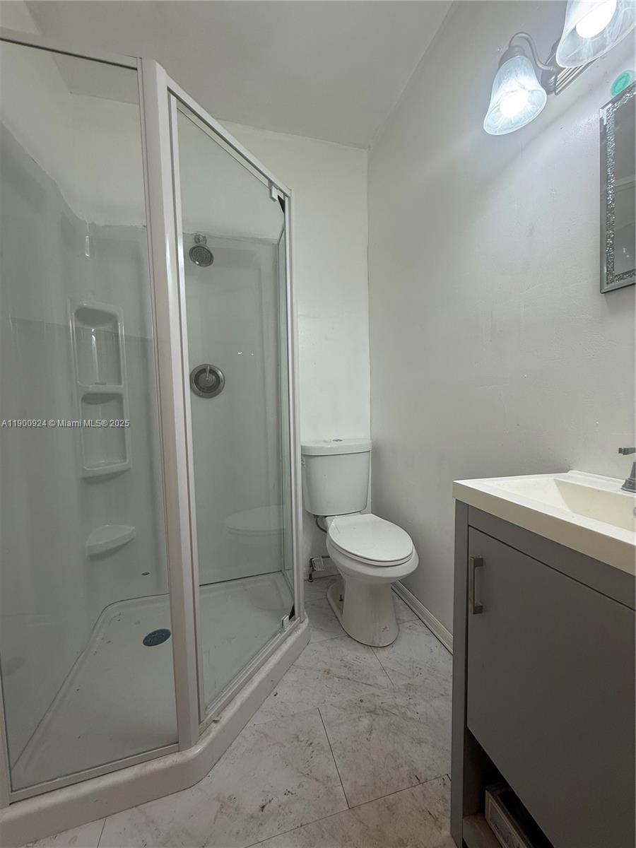 W LITTLE RIVER REV - Residential Lease