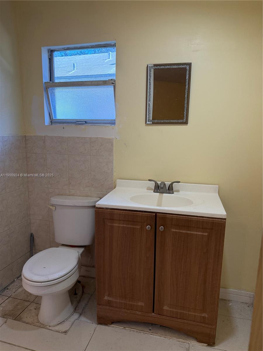 W LITTLE RIVER REV - Residential Lease