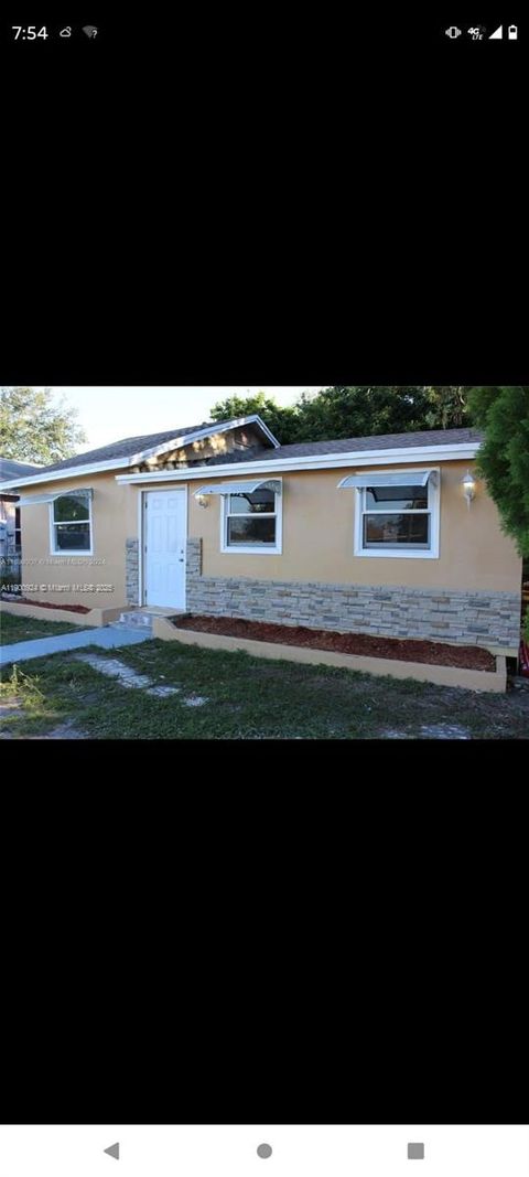 1918 NW 82nd St 0 Miami FL 33147
