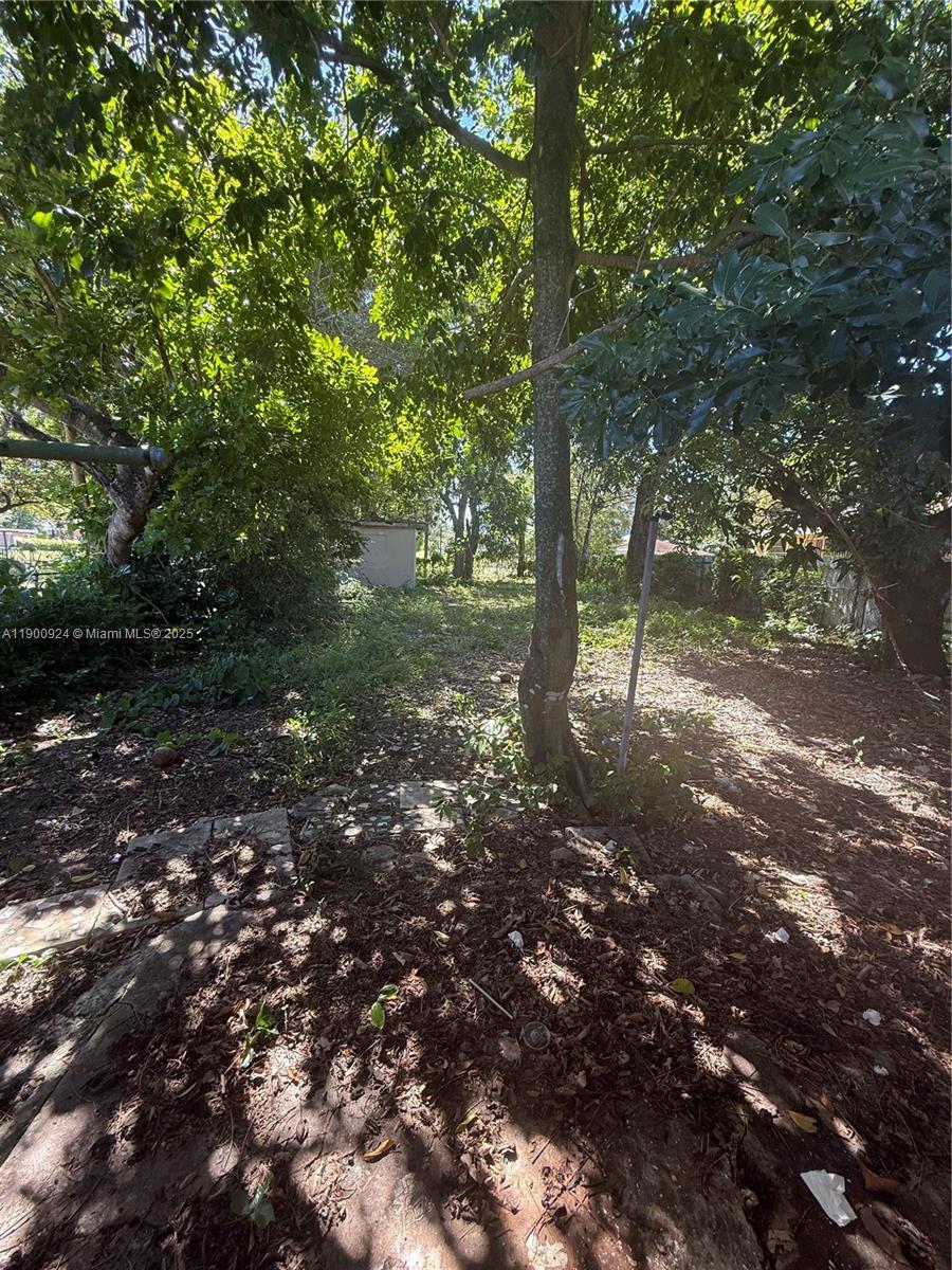 W LITTLE RIVER REV - Residential Lease