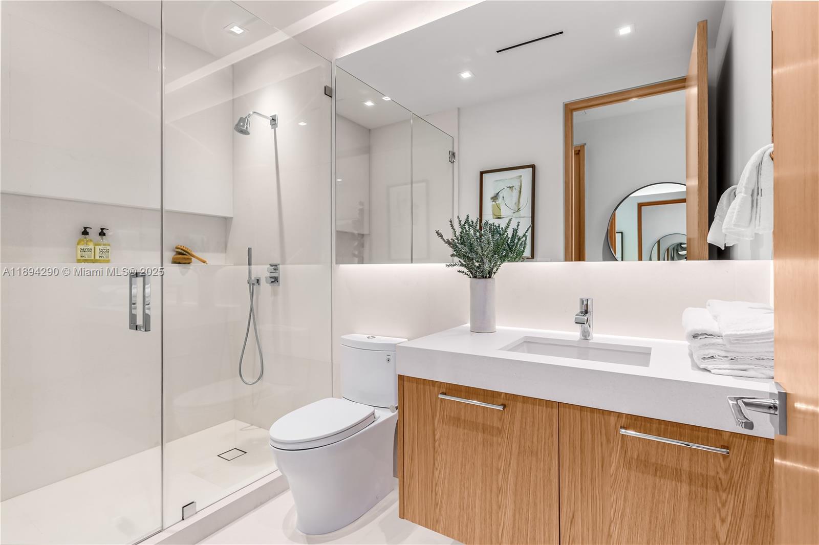 SUNSET ISLANDS-ISLAND NO - Residential Lease