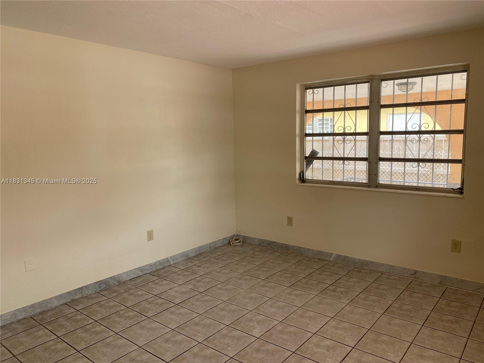 30 E 13th St 0