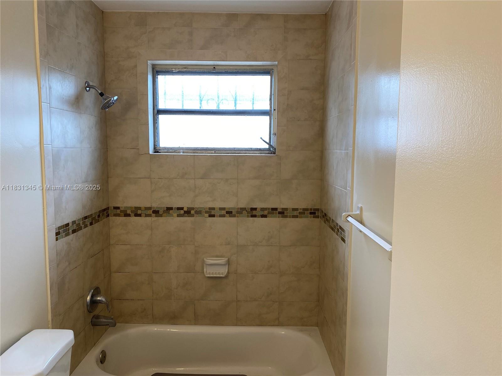 30 E 13th St 0