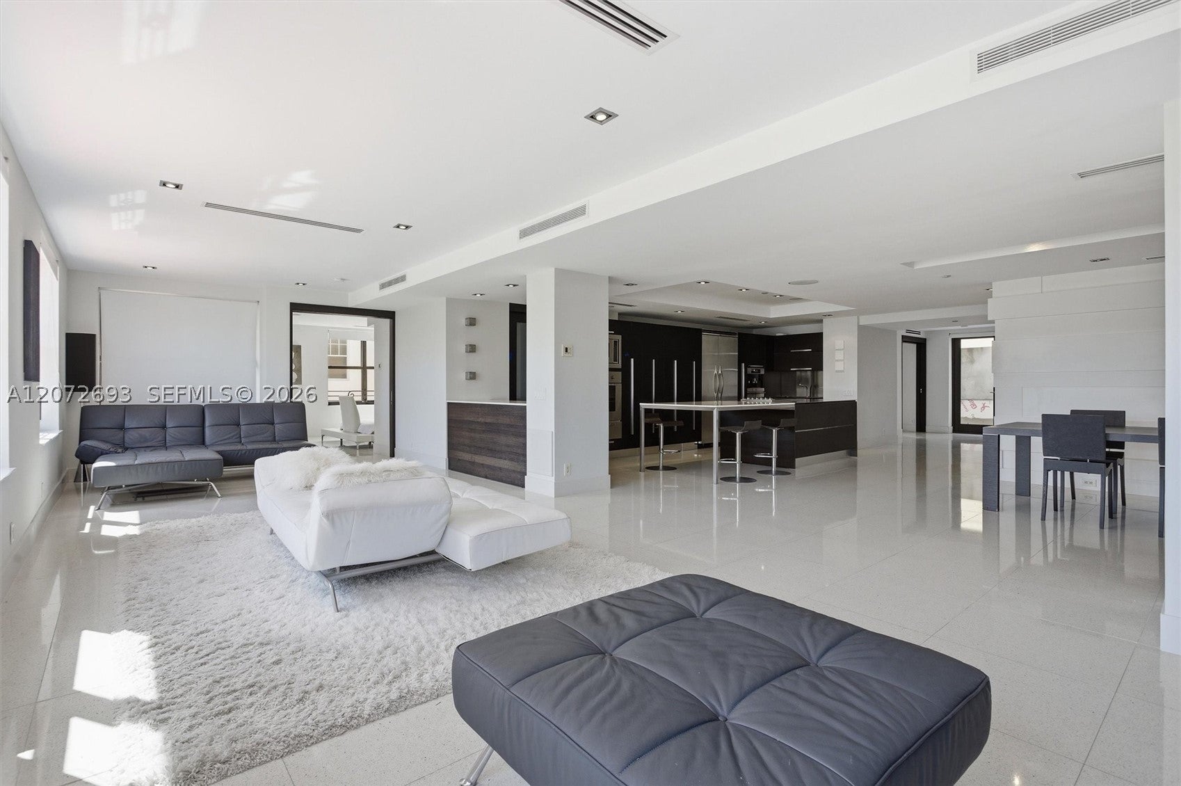 1330 Ocean Dr 3CA, Miami Beach, FL, 33139/$2,990,000 2 1330 Ocean Dr 3CA