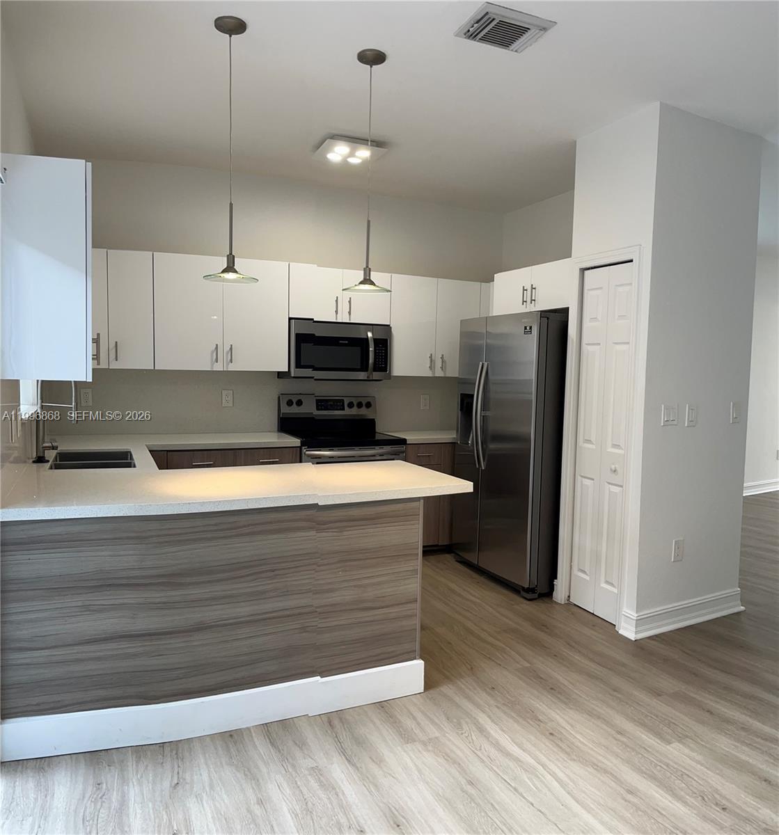 LEEWARD AT ISLANDS AT DOR - Residential Lease