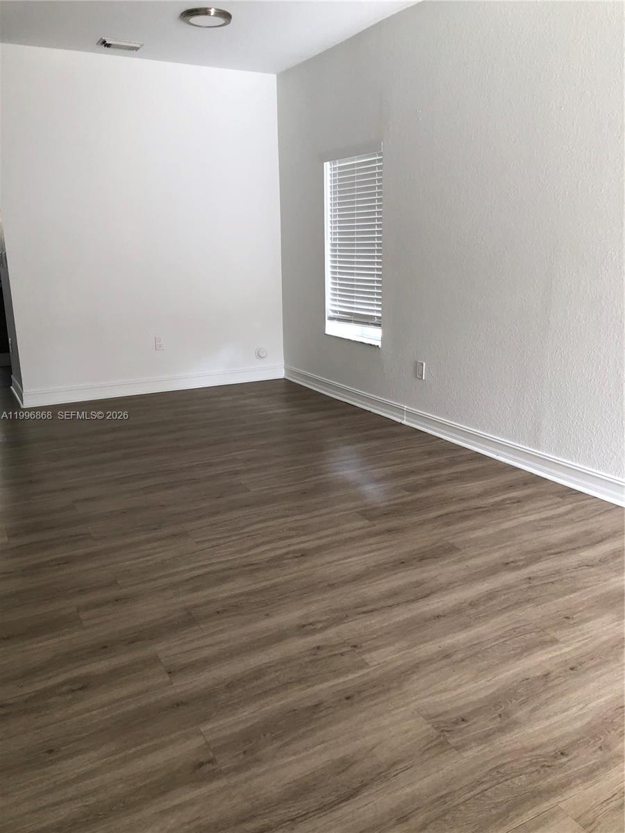 LEEWARD AT ISLANDS AT DOR - Residential Lease