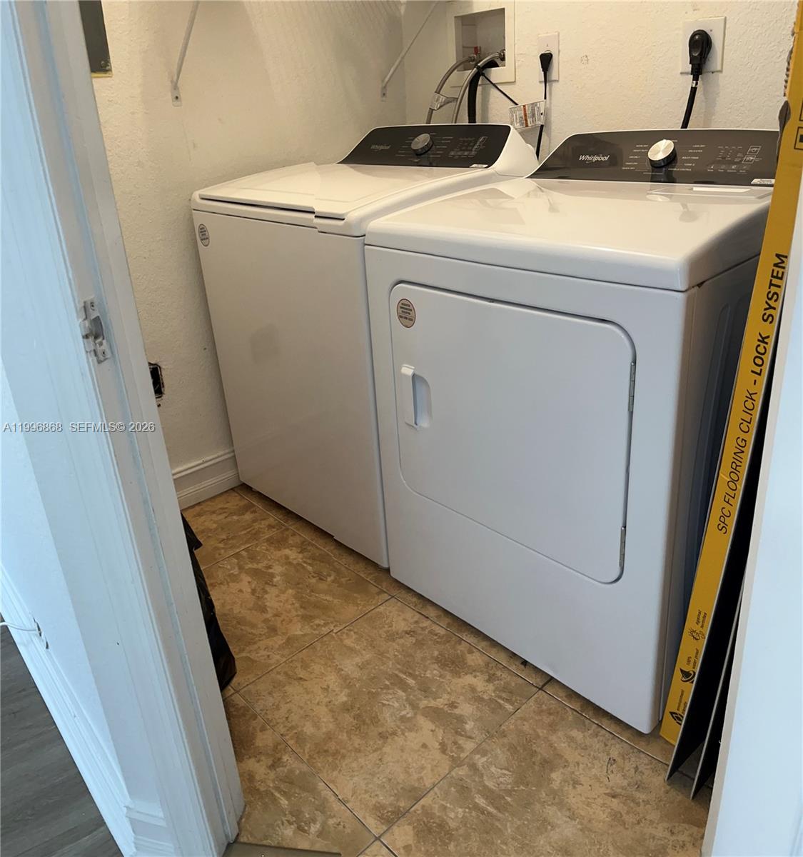 LEEWARD AT ISLANDS AT DOR - Residential Lease