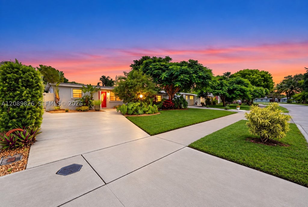 Photo of 4211 NW 11th Ave, Oakland Park, FL 33309 (MLS # A12089826)