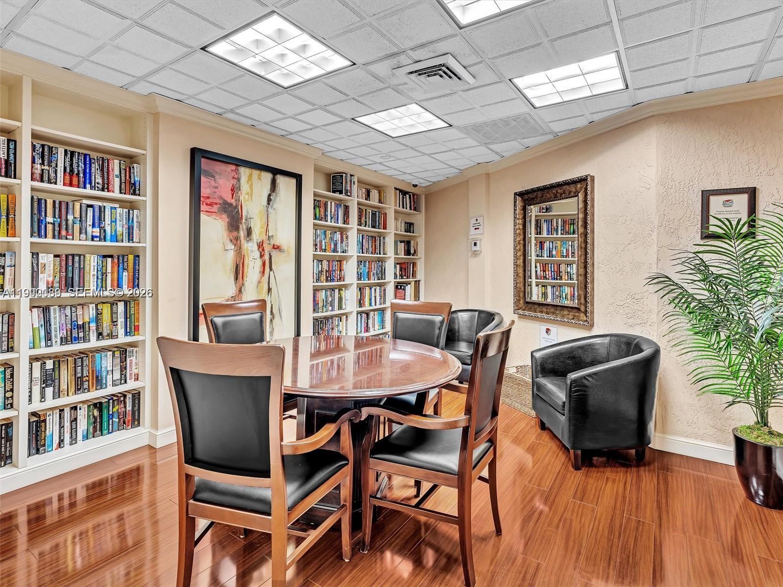 MYSTIC POINTE TOWER 500 C - Residential