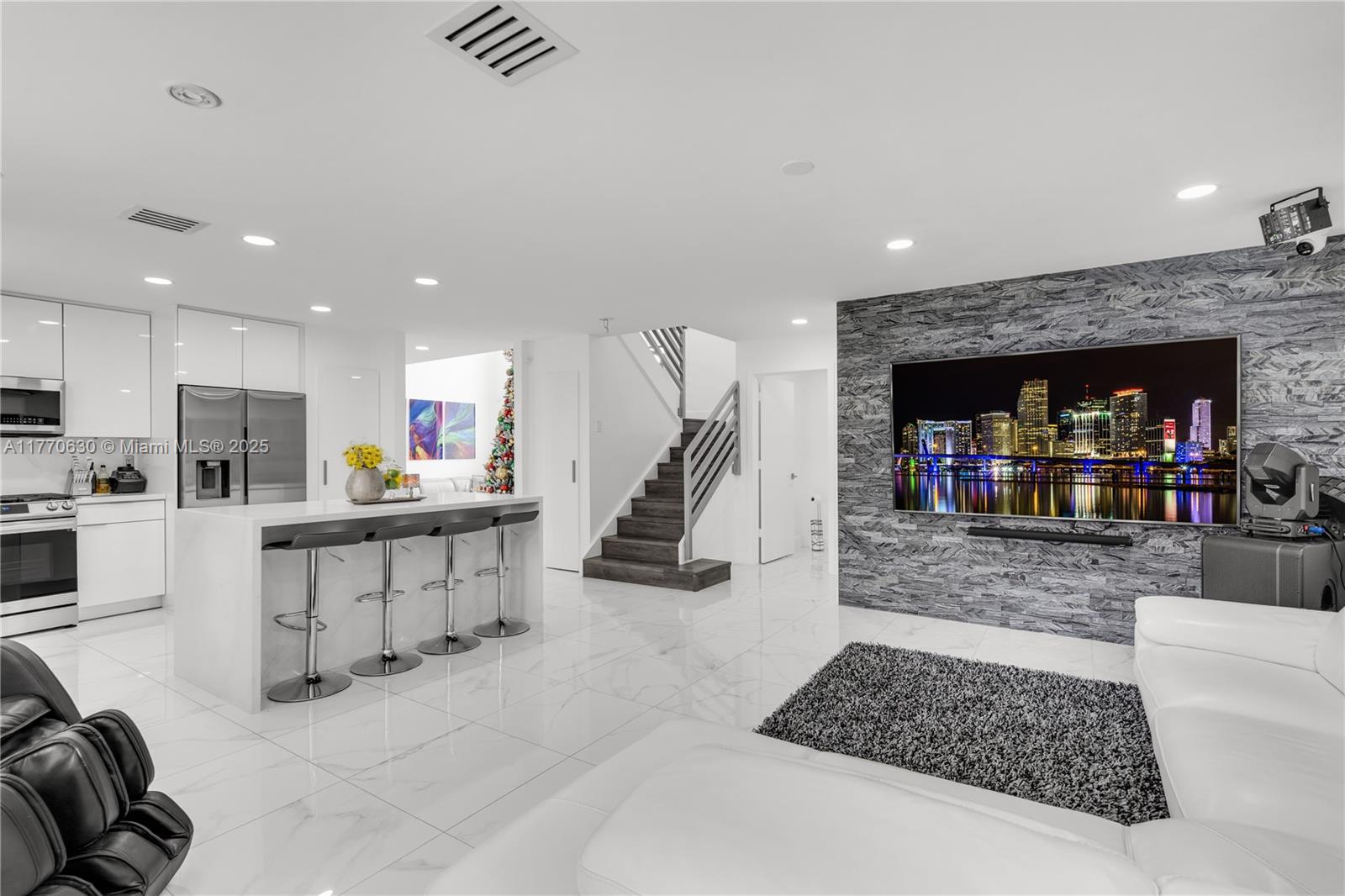 HIGHLANDS AT KENDALL 1ST - Residential