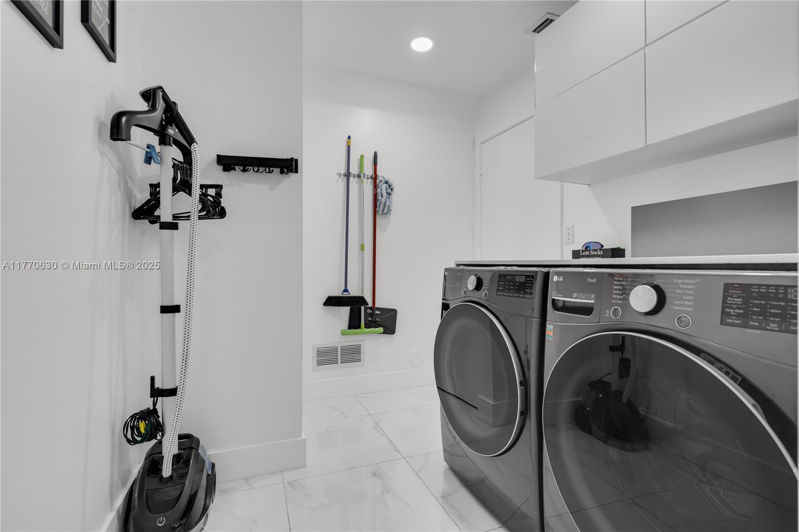 HIGHLANDS AT KENDALL 1ST - Residential