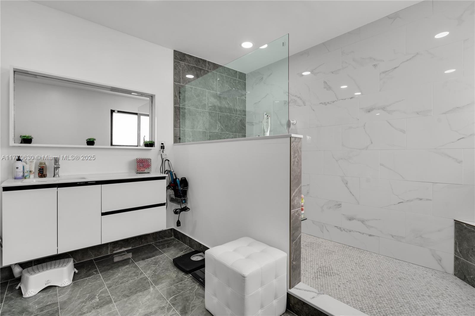 HIGHLANDS AT KENDALL 1ST - Residential
