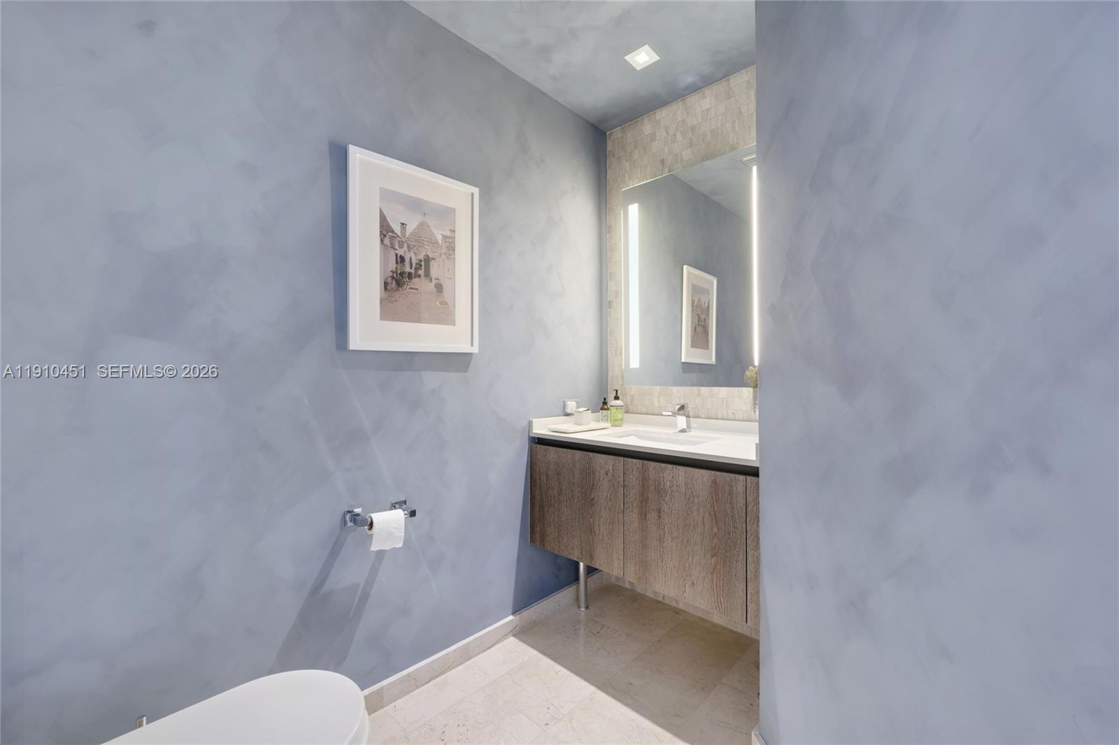 RISE CONDO - Residential