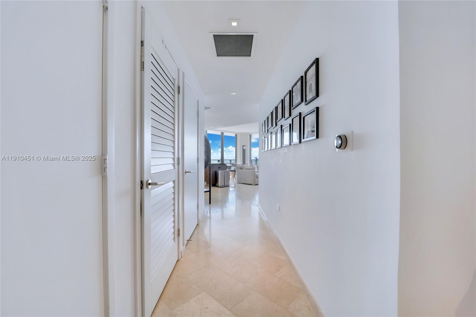 RISE CONDO - Residential