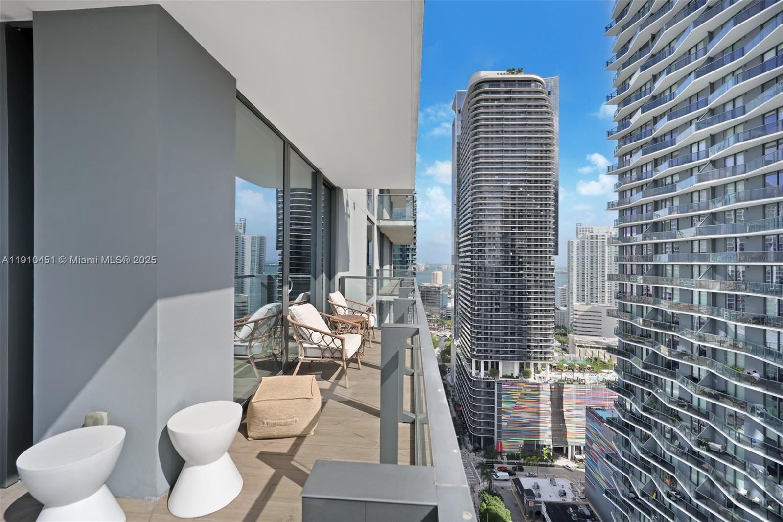 RISE CONDO - Residential