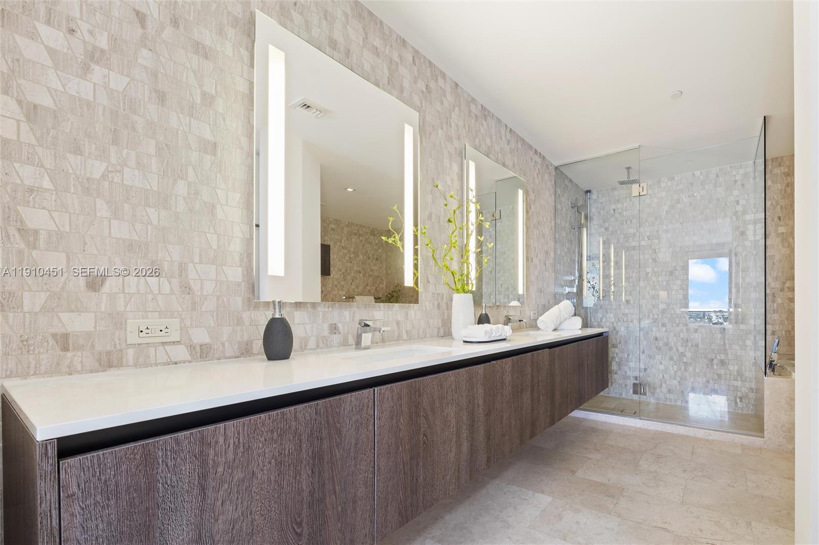 RISE CONDO - Residential