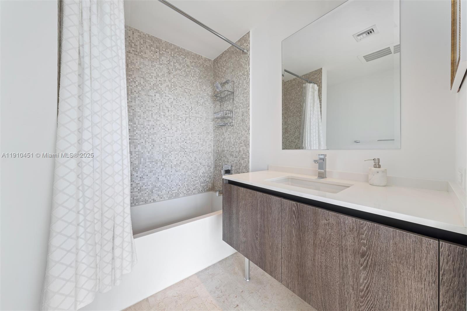 RISE CONDO - Residential