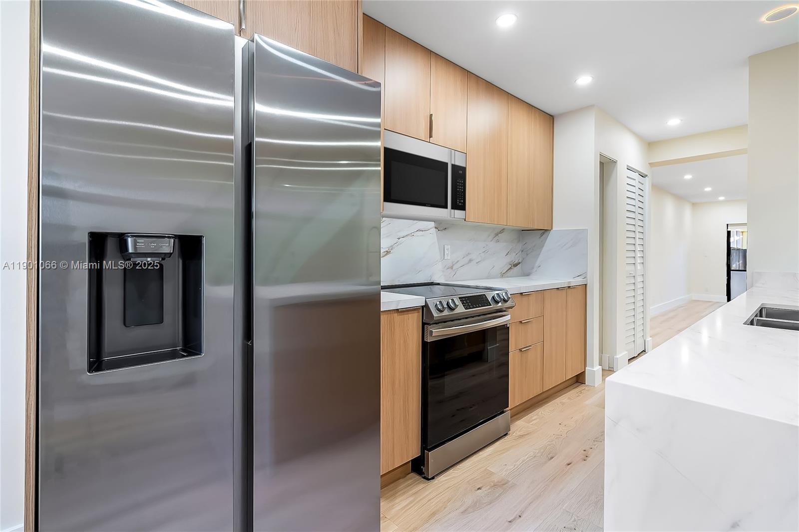 CORAL SPRINGS COUNTRY CLU - Residential Lease