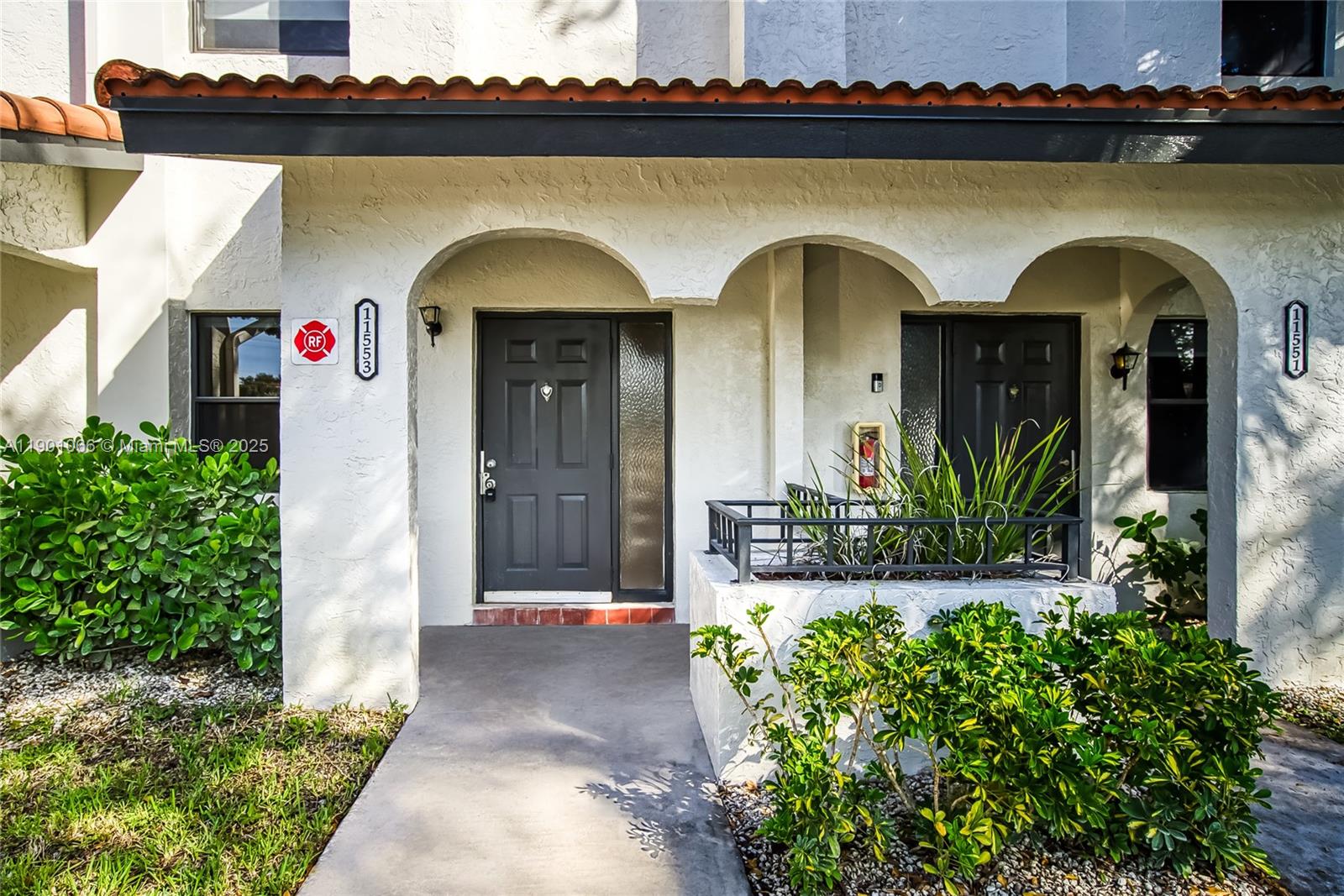 CORAL SPRINGS COUNTRY CLU - Residential Lease