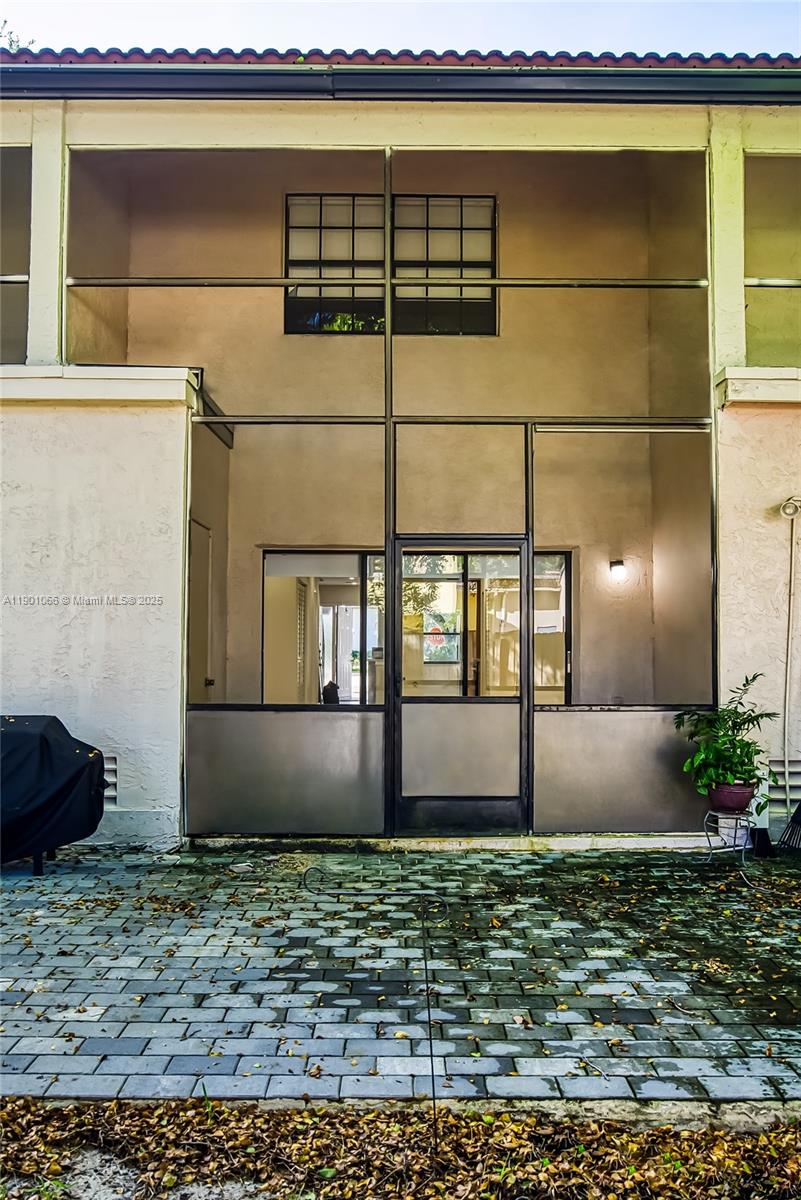 CORAL SPRINGS COUNTRY CLU - Residential Lease