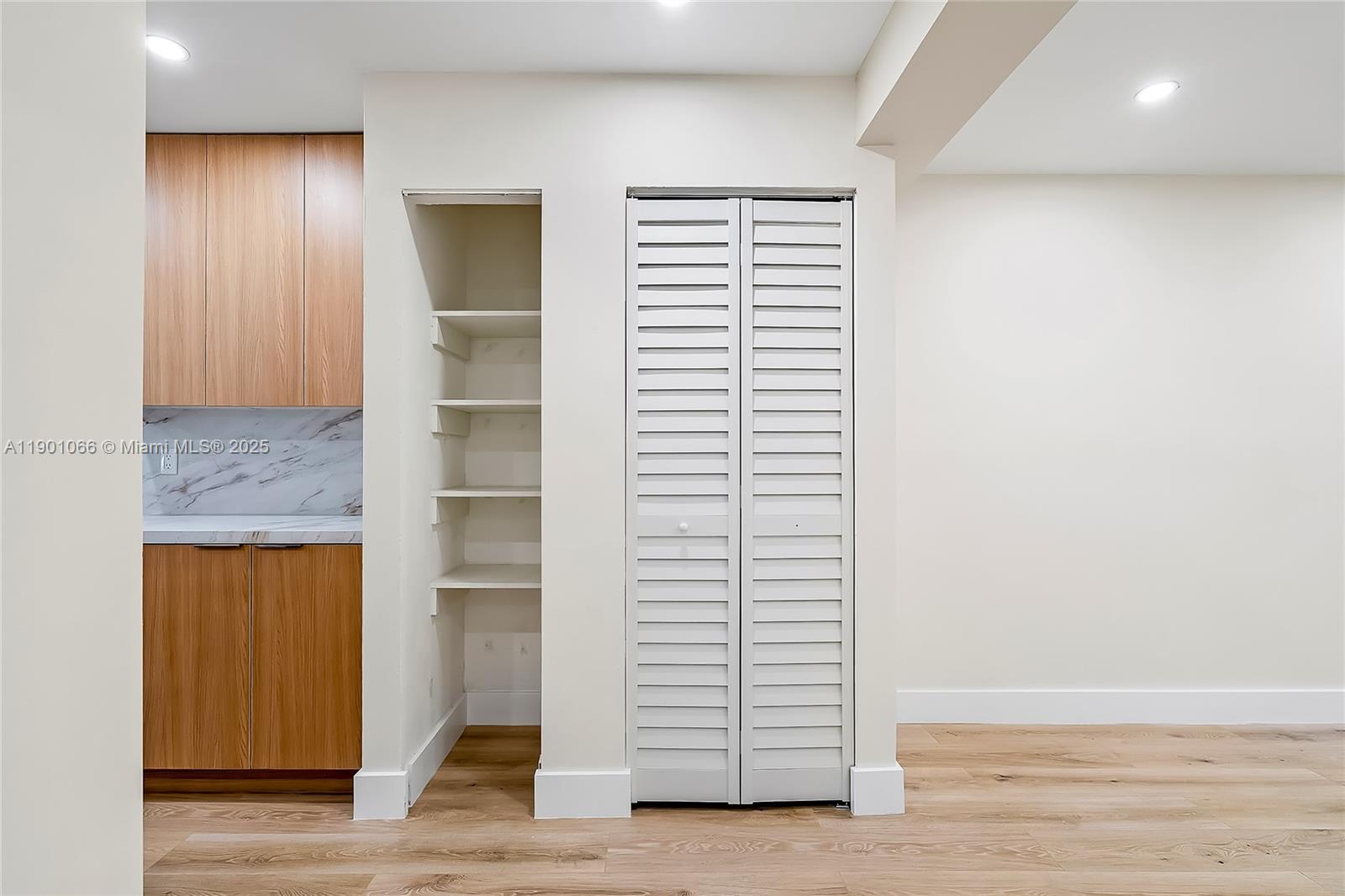 CORAL SPRINGS COUNTRY CLU - Residential Lease