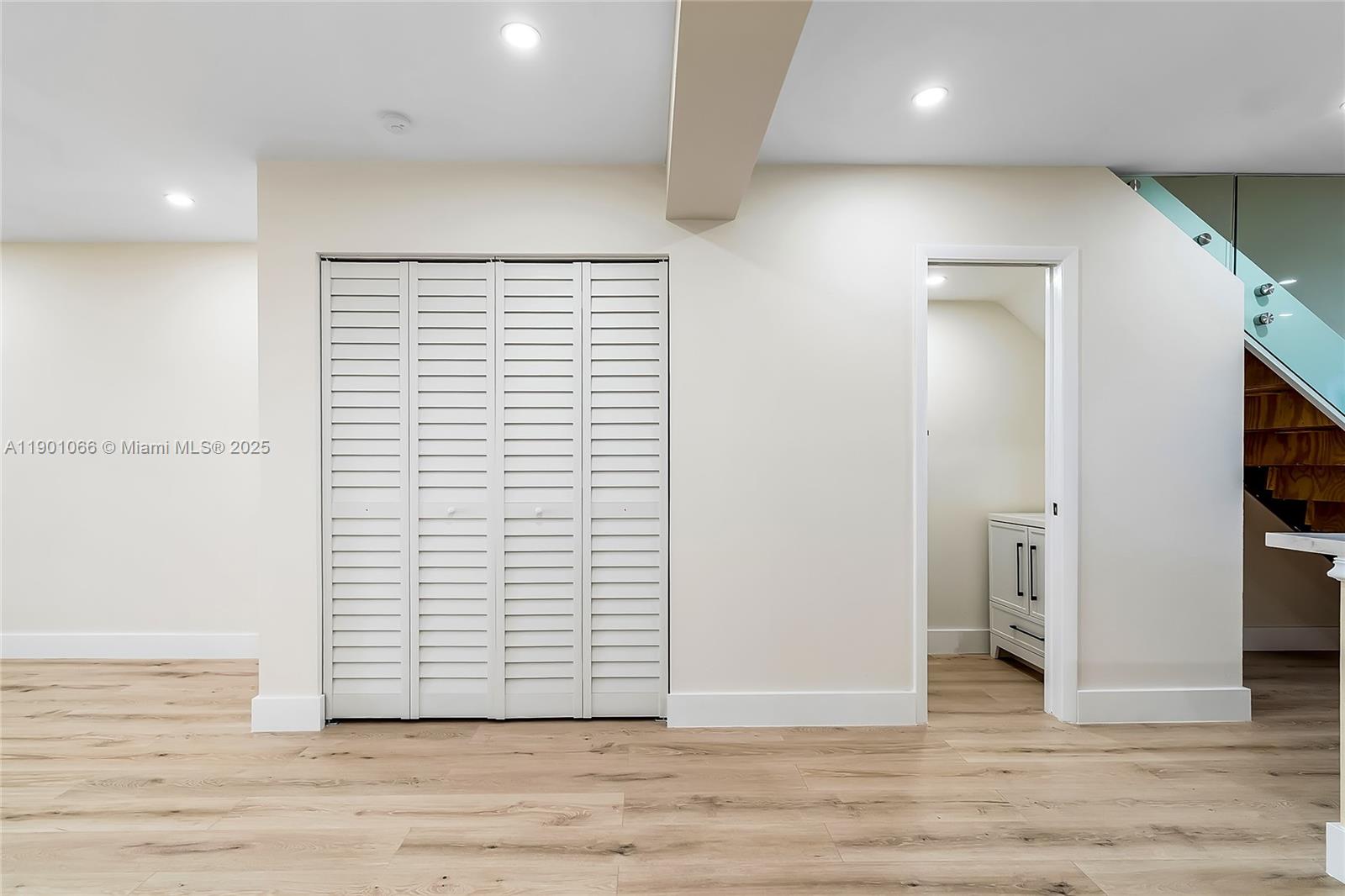 CORAL SPRINGS COUNTRY CLU - Residential Lease