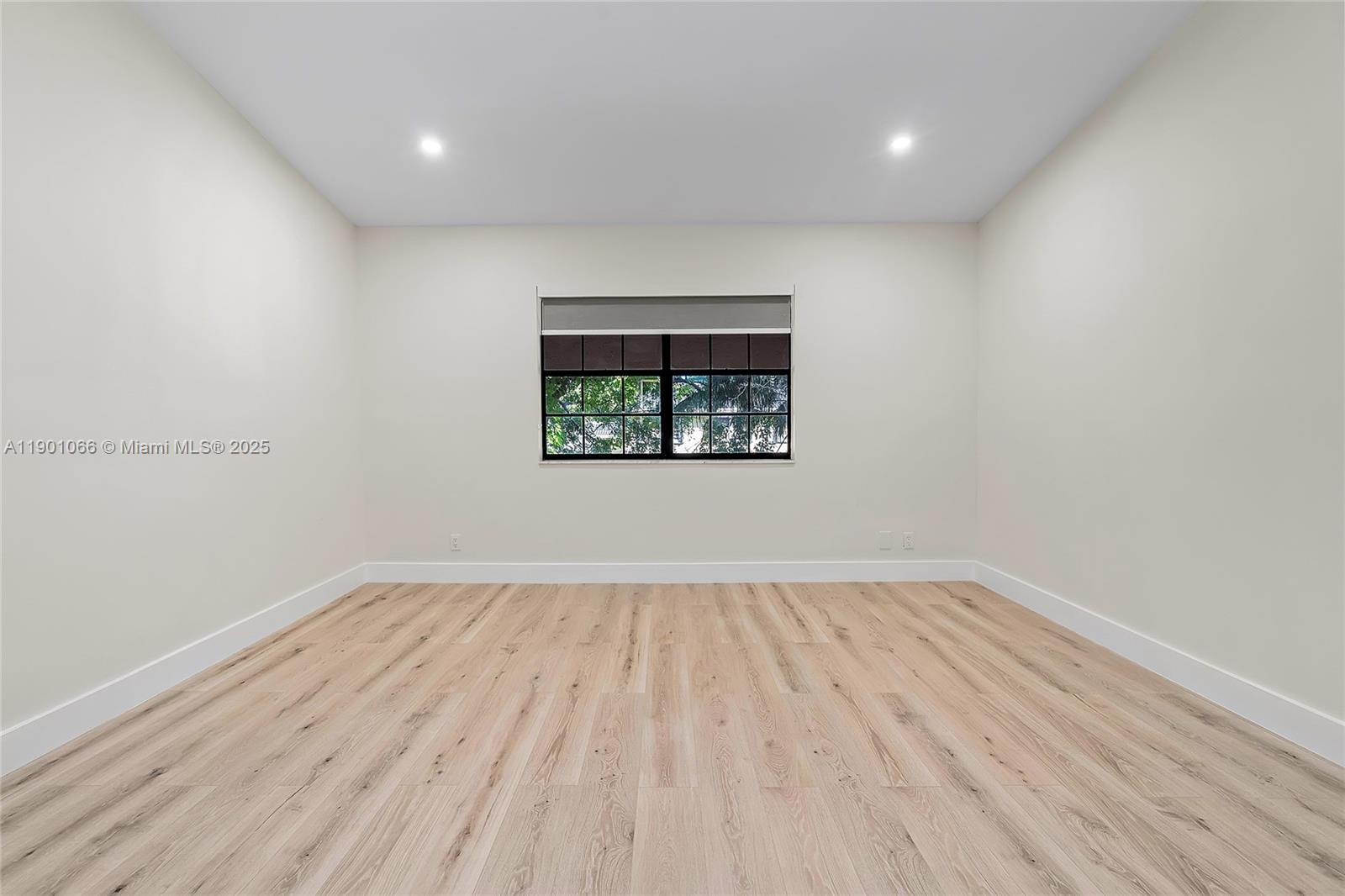 CORAL SPRINGS COUNTRY CLU - Residential Lease