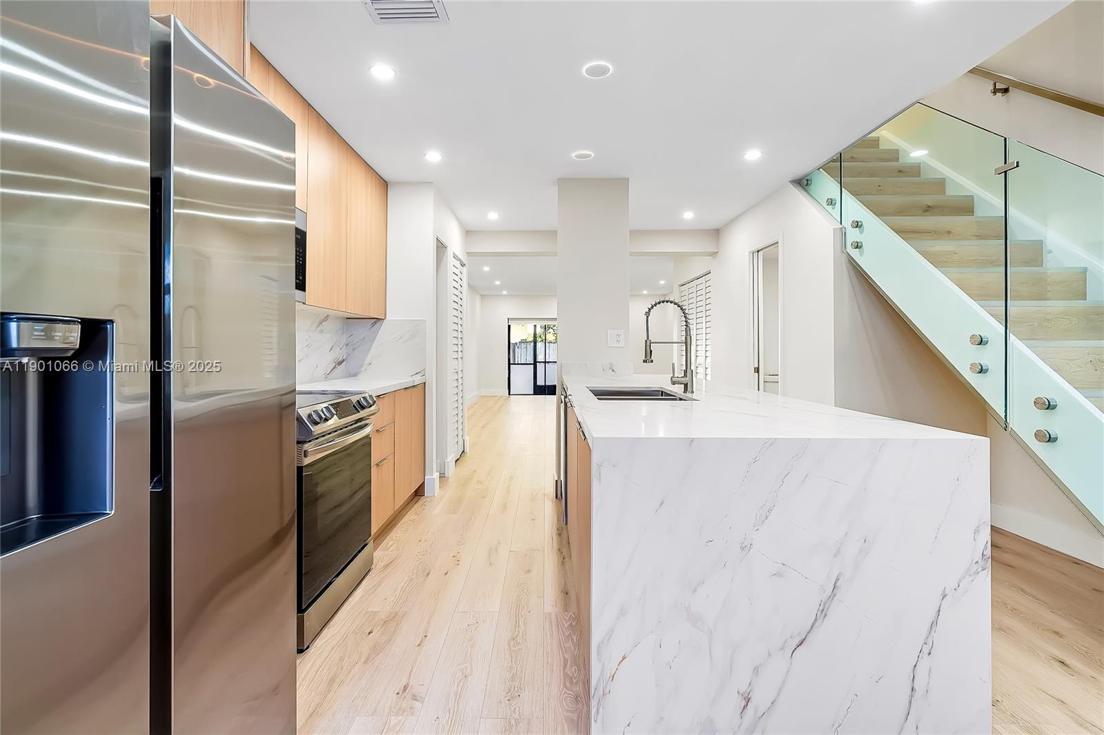 CORAL SPRINGS COUNTRY CLU - Residential Lease