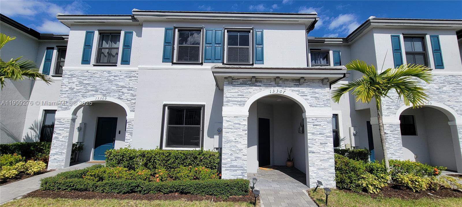 PINE VISTA - Residential Lease