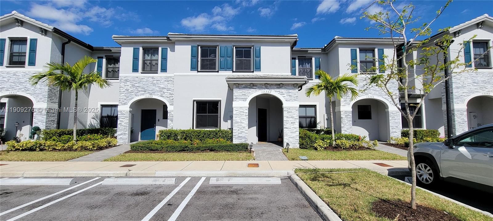 PINE VISTA - Residential Lease