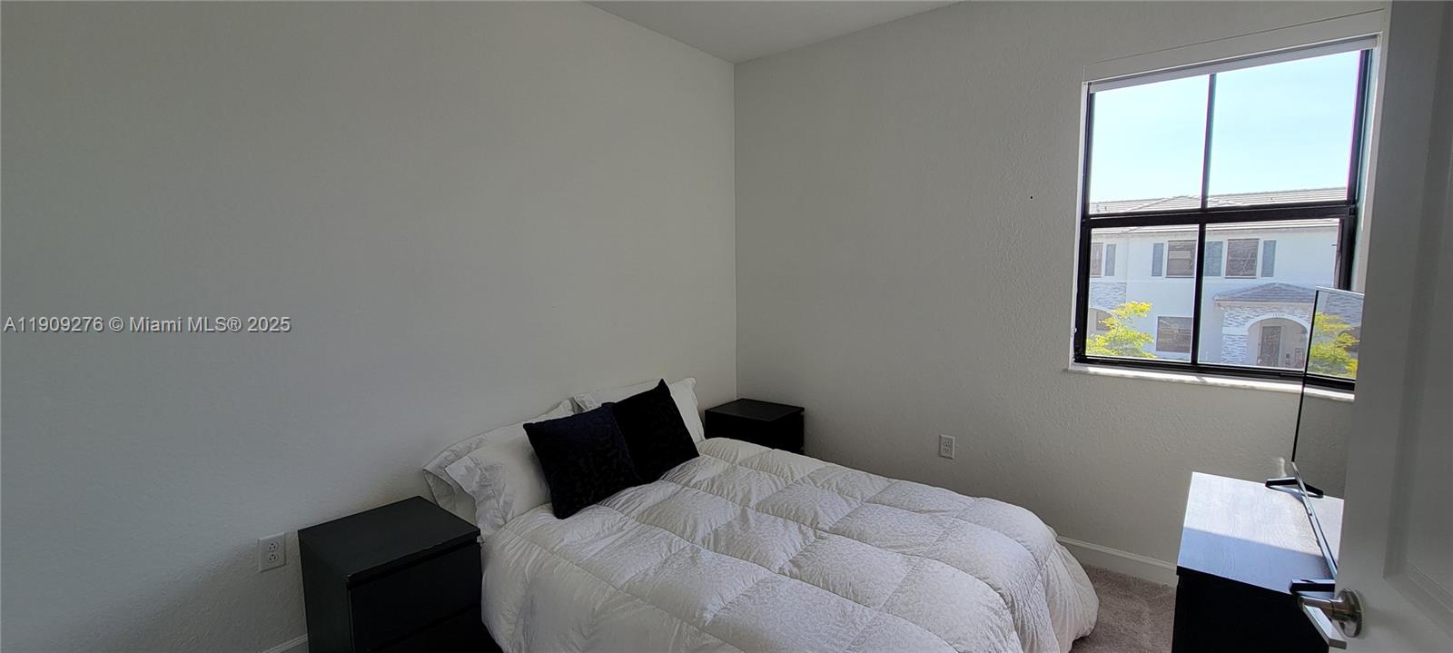 PINE VISTA - Residential Lease