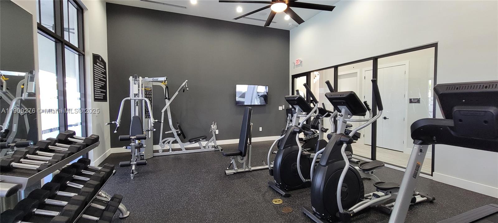 PINE VISTA - Residential Lease