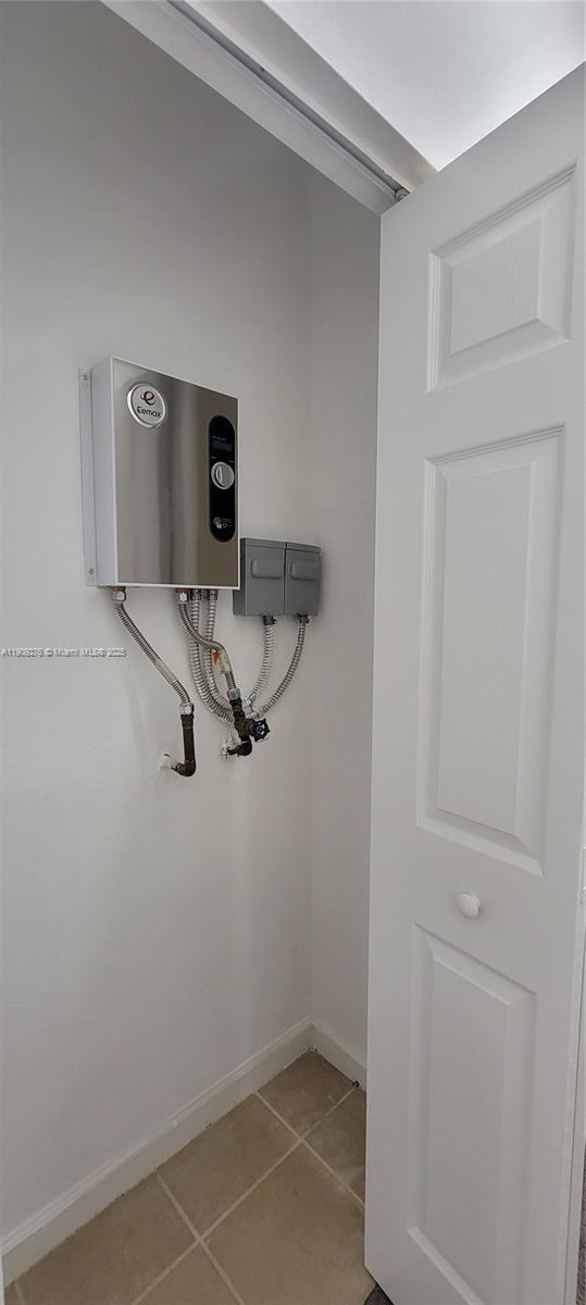 PINE VISTA - Residential Lease