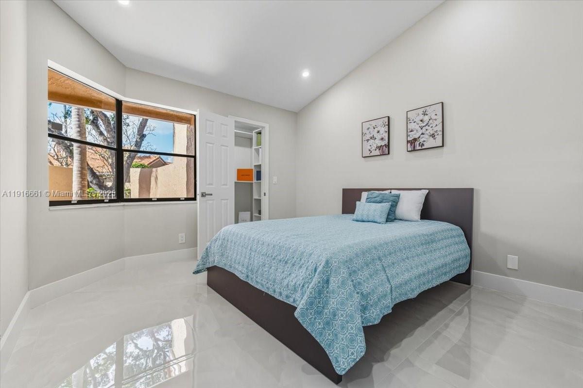 MERIDIANA AT BOCA POINTE - Residential