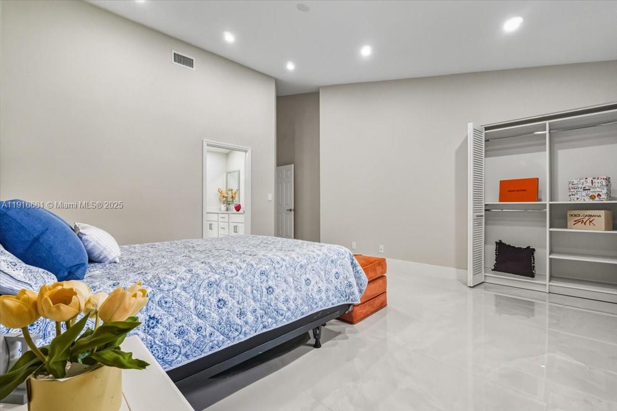 MERIDIANA AT BOCA POINTE - Residential