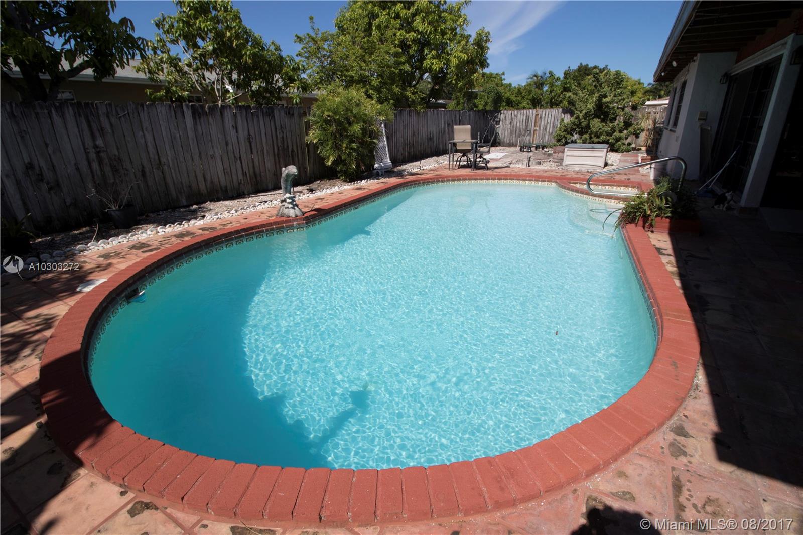 OLD CUTLER COVE - Residential