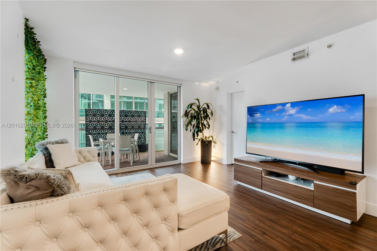 THE IVORY RESIDENCE CONDO - Residential Lease