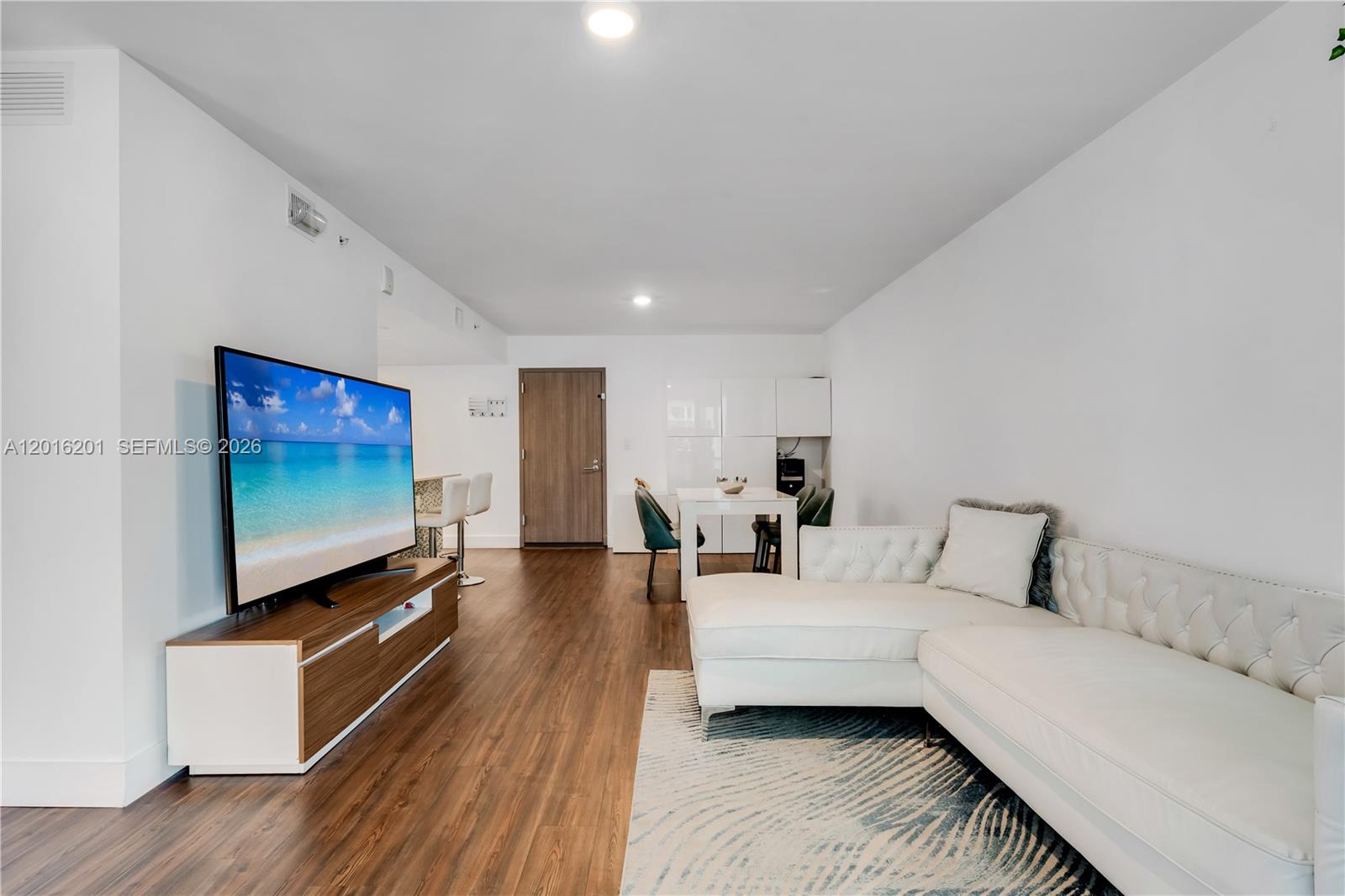 THE IVORY RESIDENCE CONDO - Residential Lease