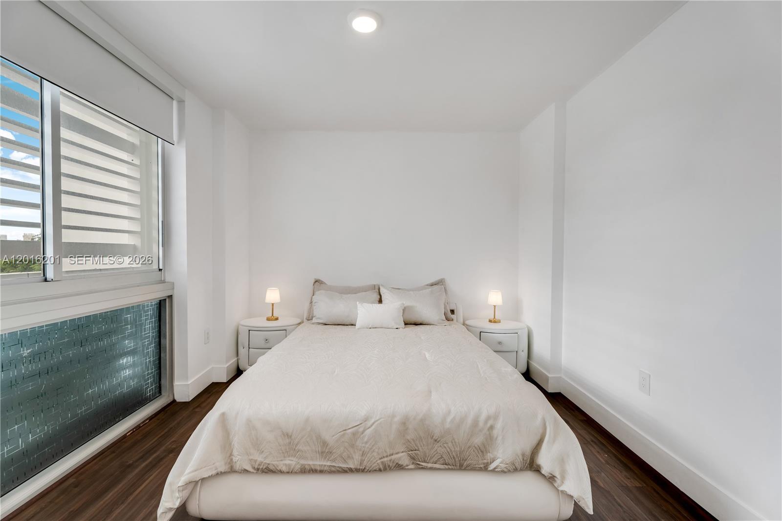 THE IVORY RESIDENCE CONDO - Residential Lease