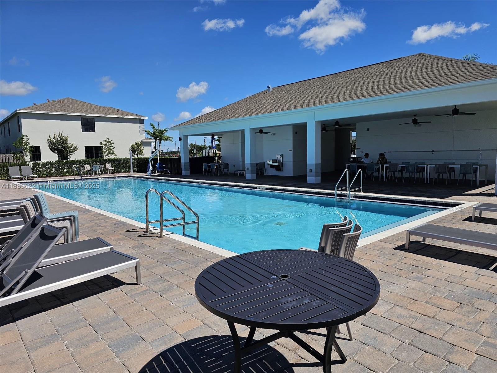 MIAMI LAND AND DEVELOPMEN - Residential Lease