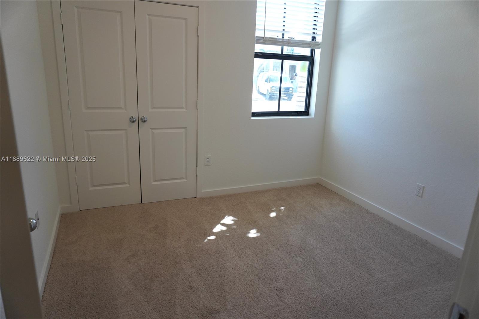 MIAMI LAND AND DEVELOPMEN - Residential Lease