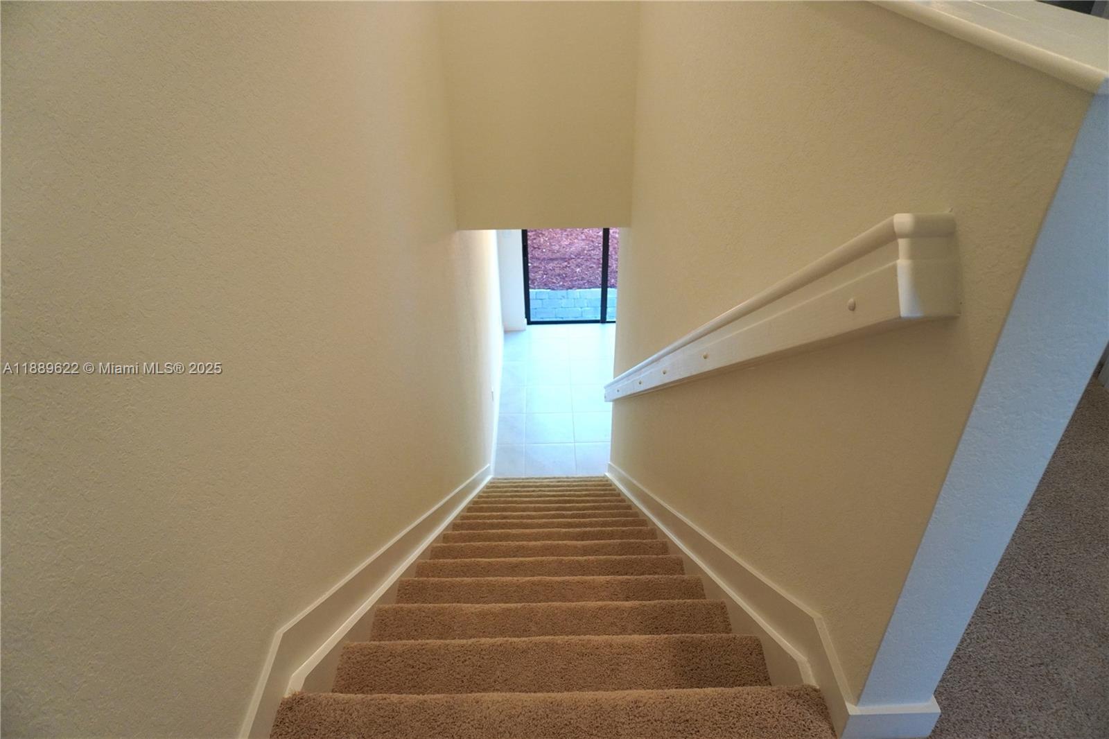 MIAMI LAND AND DEVELOPMEN - Residential Lease